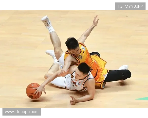 北京篮球队在邀请赛中以64分稳居积分榜首位彰显强劲实力