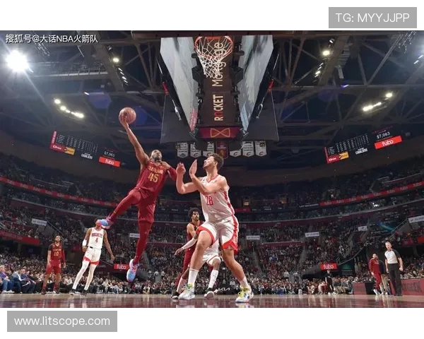 武汉篮球队进攻战术解析与球队发展现状探讨