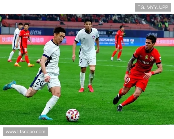 上海申花迎战强敌，力争联赛三连胜，全面解析比赛前景与战术布置